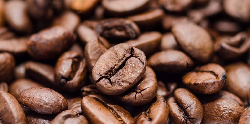Kaffeebohnen Nahaufnahme – Mahlgrad, Durchlaufzeit und Aroma