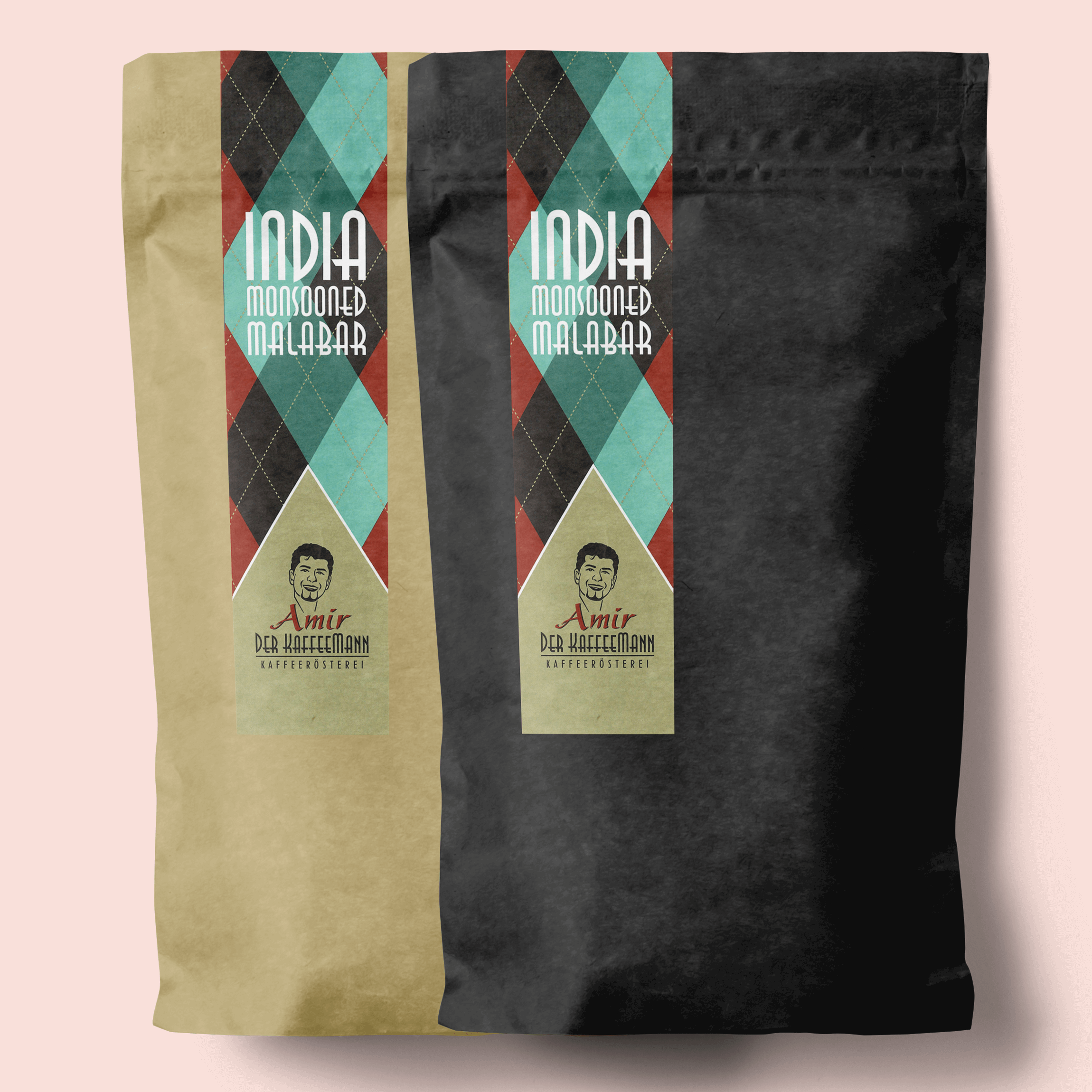 Verpackter India Monsooned Malabar Kaffee mit sichtbarem Label, das Qualität und Herkunft hervorhebt.